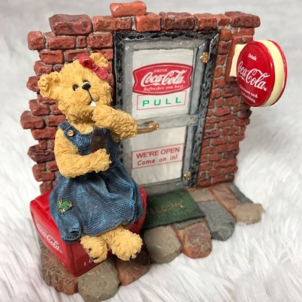 Coca-Cola x Boyds Bears Bearstone Collection 'Dinah...Have a Coke and a Smile'